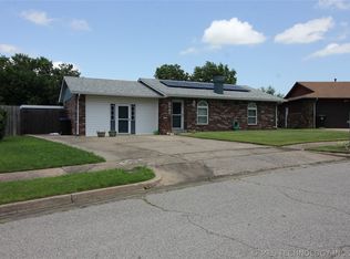 2042 W Toledo St, Broken Arrow, OK 74012