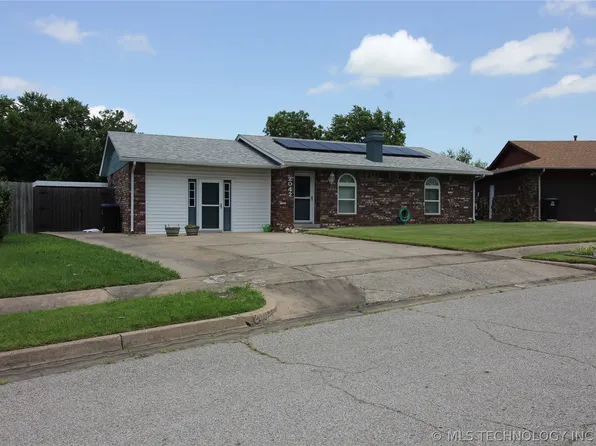 2042 W Toledo St, Broken Arrow, OK 74012