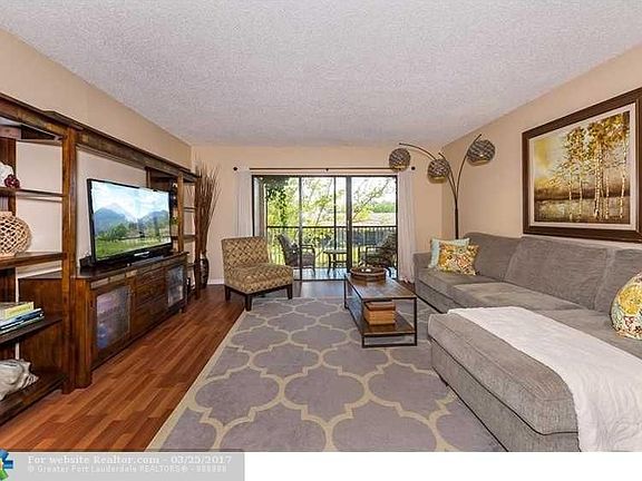 5th image of 439 Lakeview Dr APT 202