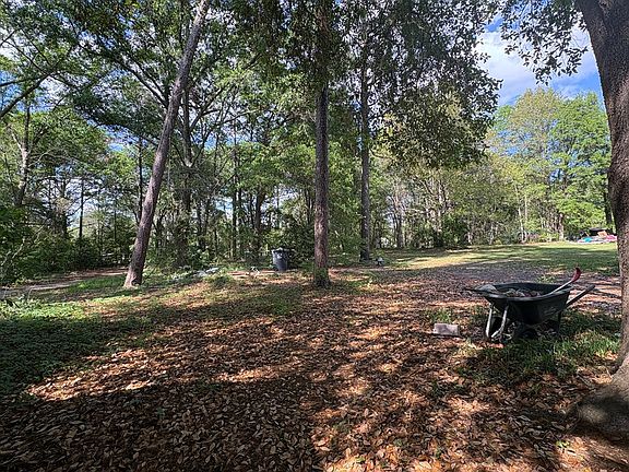 4th image of 150 Park Pl