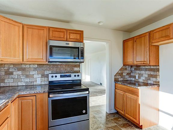 3rd image of 303 N 12th Ave