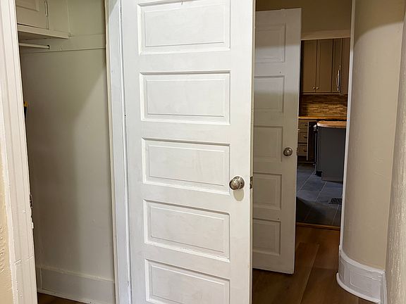 4th image of 5434 Baywood St Floor 1