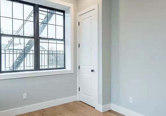 5th image of 188 Montrose Ave #4B