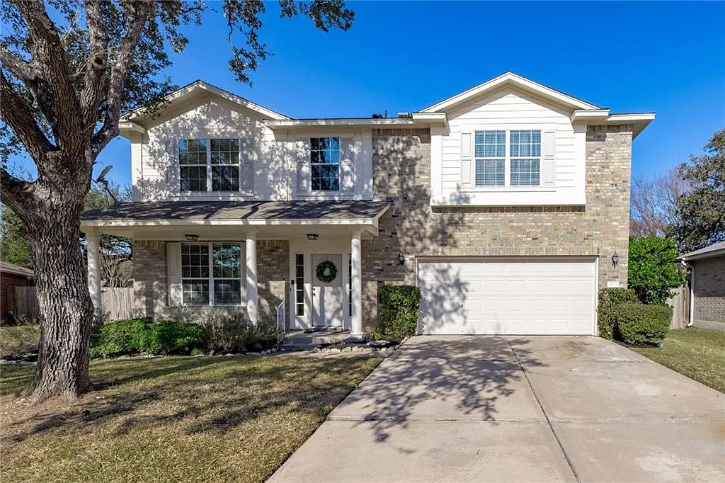 4 bed, 2.5 bath, 2634 sqft, $2,095 — Photo 1