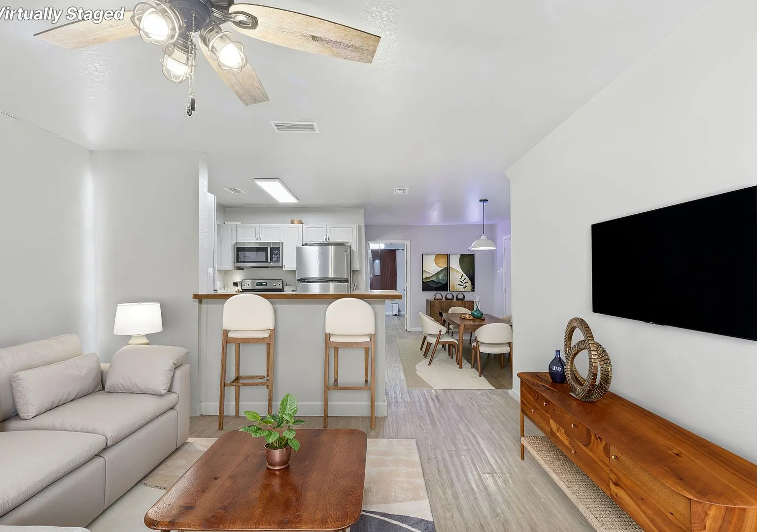 1415 Charlotte Street — Photo 2