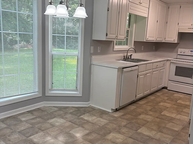 33 Noah Dr — Photo 21