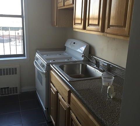 4th image of 2750 Olinville Ave APT 4D