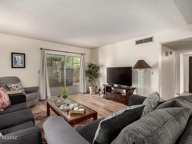 4254 E La Cienega Dr — Photo 8