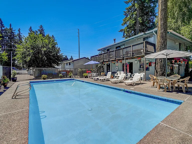 Brookwood Firs Apartments — Photo 16