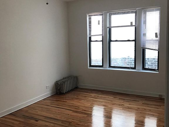 2nd image of 4010 N Kenmore Ave APT A6