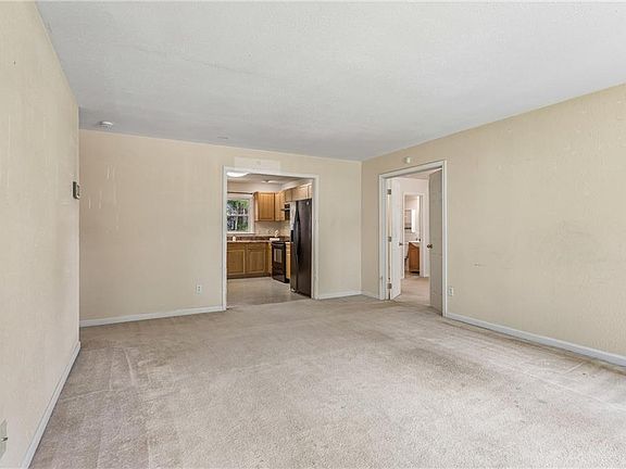 5th image of 28 Colony Rd