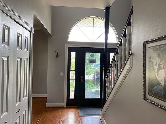 5th image of 787 Woodleigh Way