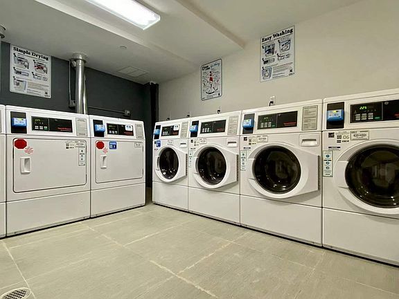 2nd image of 13812 Northern Blvd APT 7F