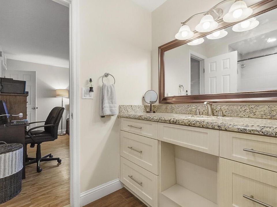1st image of 3050 N Riverside Drive #1a