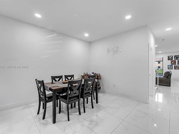 4th image of 23667 SW 118th Ave