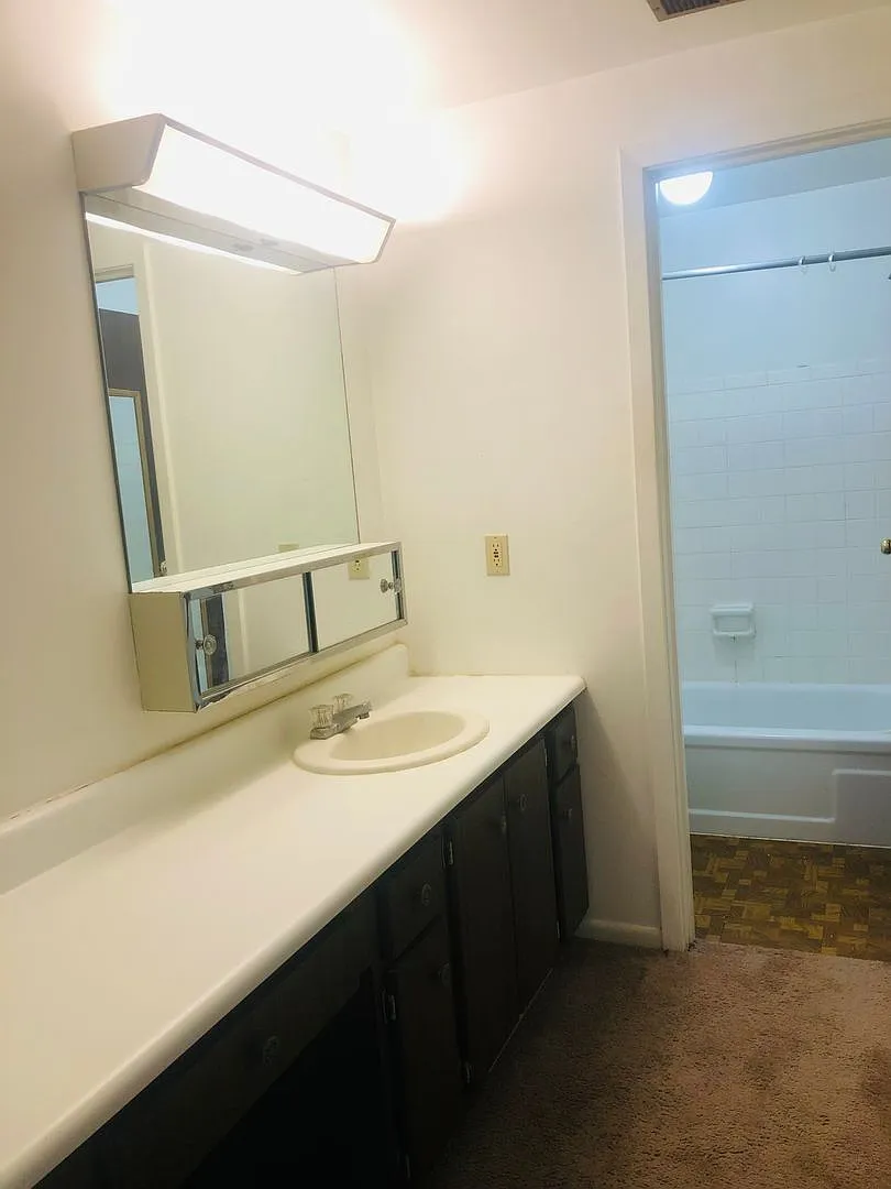 2028 Summit St. — Photo 3