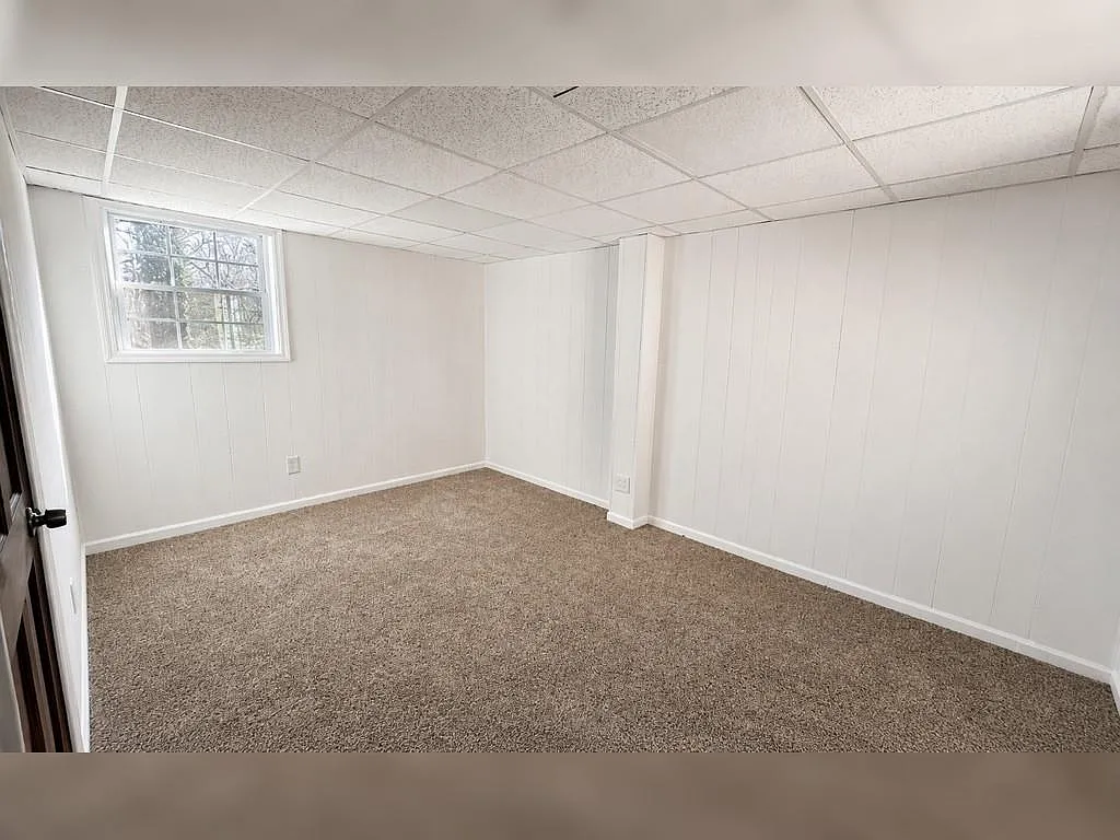 7 bed, 5.0 bath, 4445 sqft, $3,495 — Photo 4