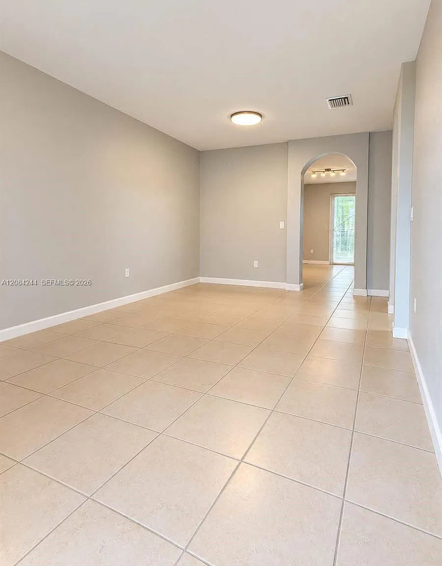 Kendall Commons Residenti — Photo 4