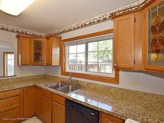 4th image of 886 Hearthstone Ct