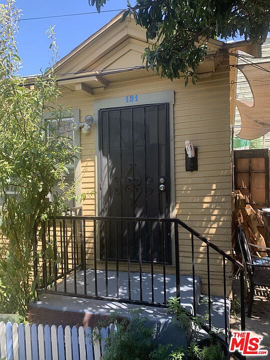 1st image of 131 Douglas St
