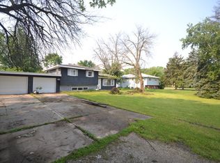 2031 Sheffer Rd, Aurora, IL 60502