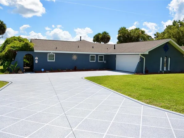 1102 N Palmetto St, Leesburg, FL 34748