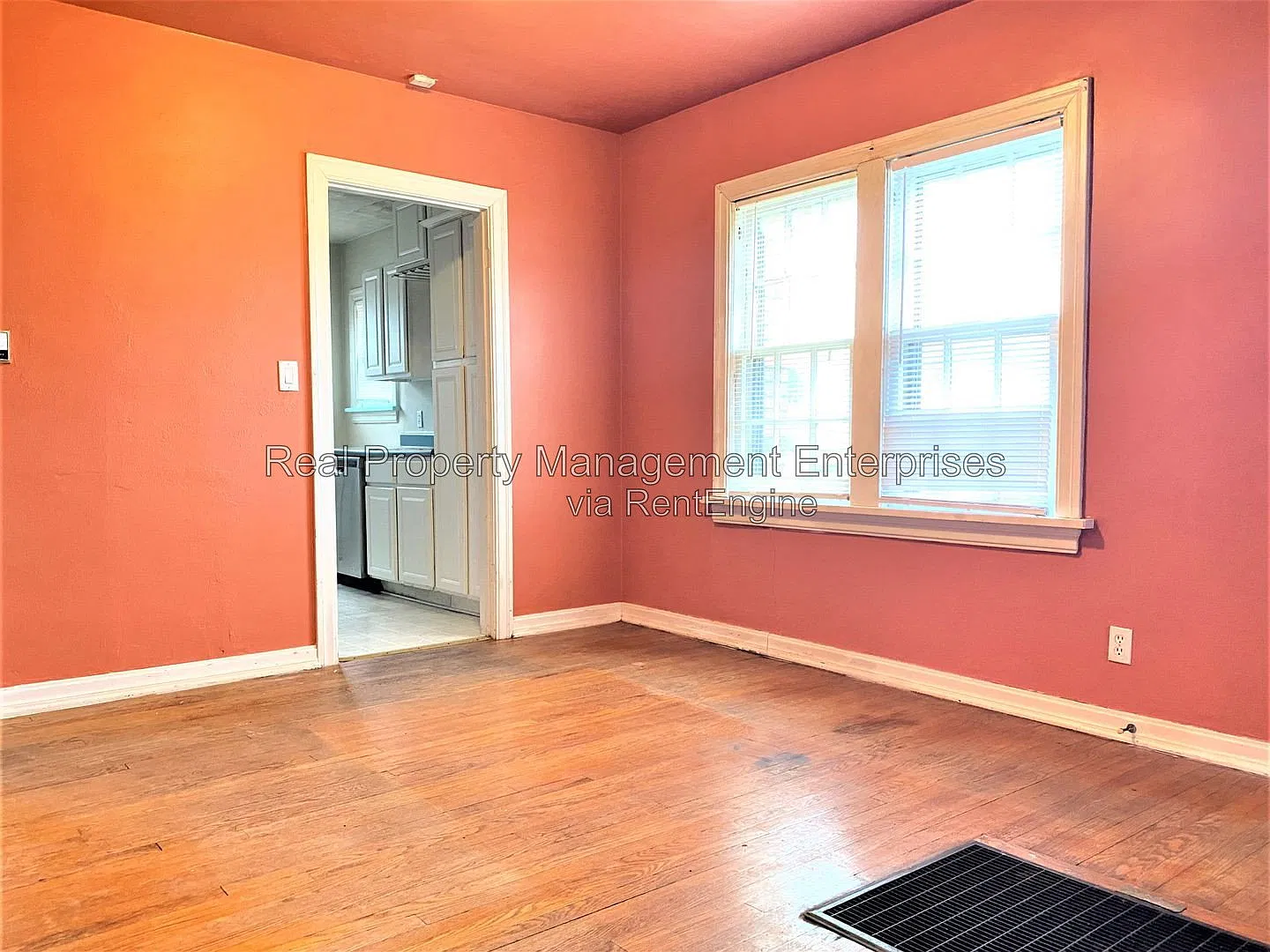 2 bed, 1.0 bath, 912 sqft, $999 — Photo 4