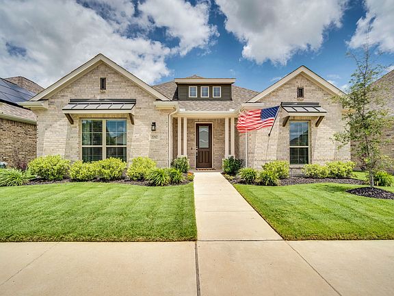 2nd image of 2212 Vista Way