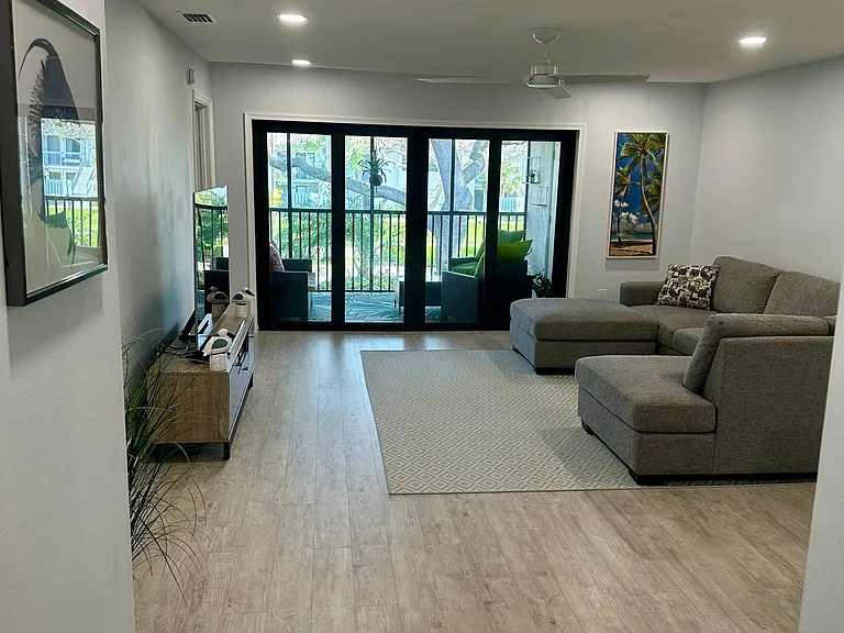 65 Pelican Pointe Dr #202 — Photo 10