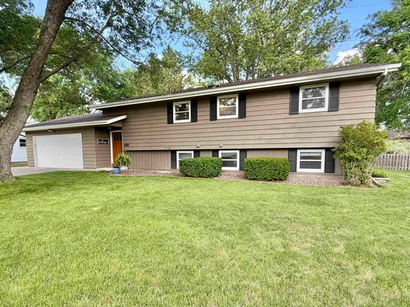744 Sussex Dr, Janesville, WI 53546
