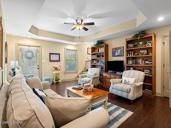 2nd image of 16 Pheasant Glen Dr #17