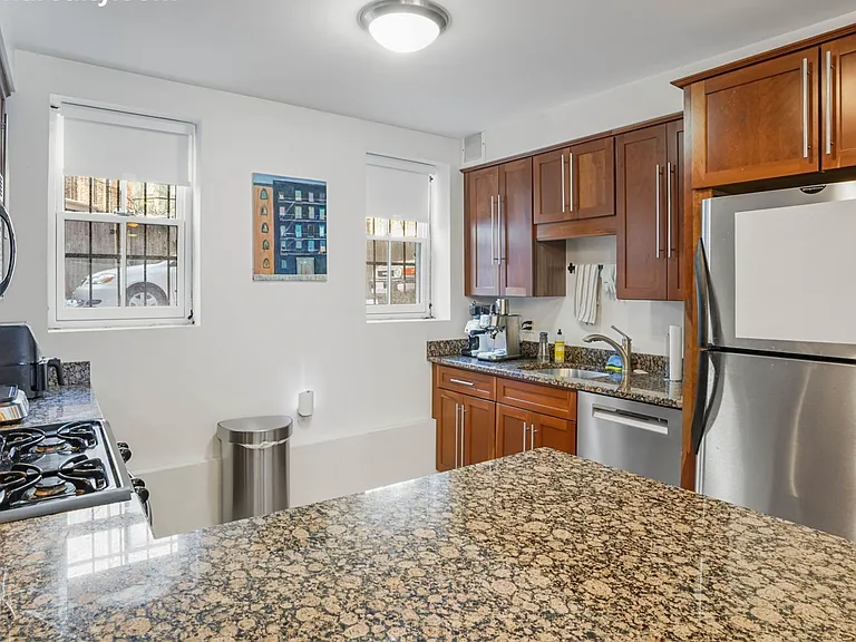 5 Dartmouth Pl #1 — Photo 7