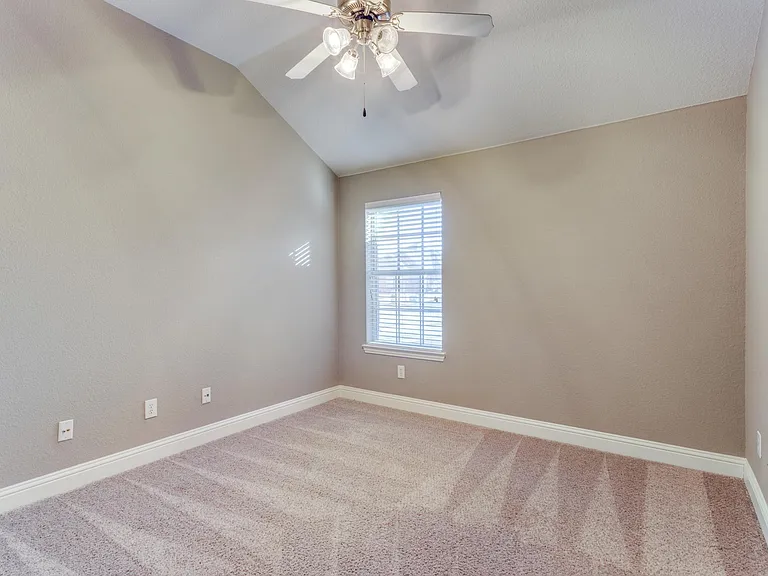 1241 Millers Creek Dr — Photo 16