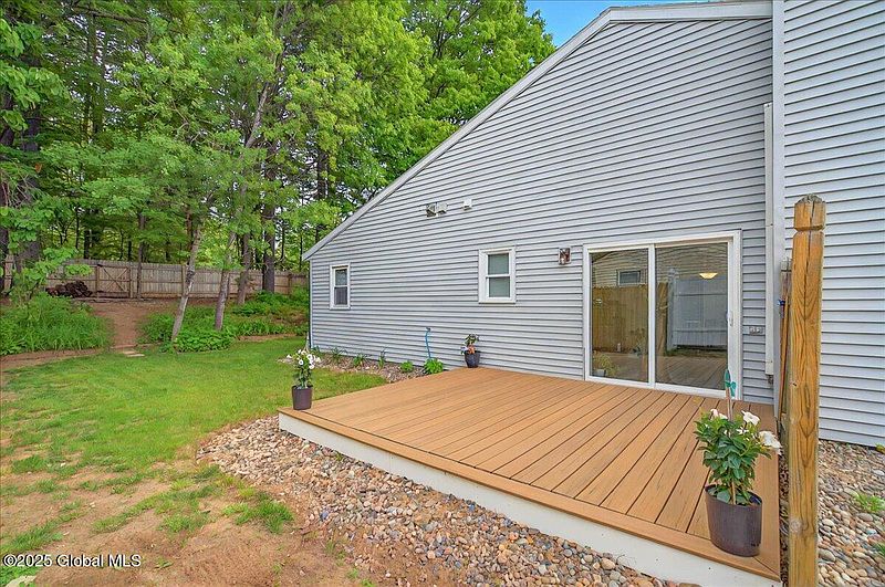 4th image of 60 Tallow Wood Drive