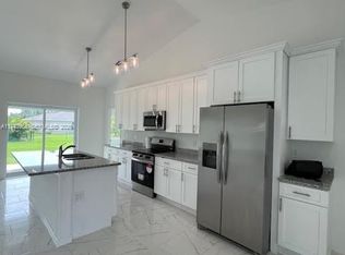 475 Sunset Rd N, Rotonda West, FL 33947