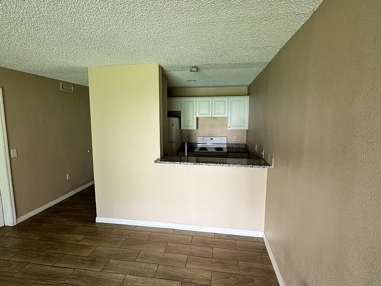 900 Avenue Z SE #D2 — Photo 12