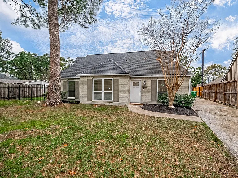 1739 Nocturne Ln — Photo 2