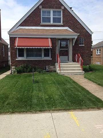 10836 S Avenue L photo 1