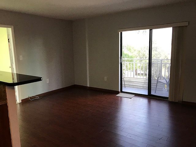 Large living area w/ balcony