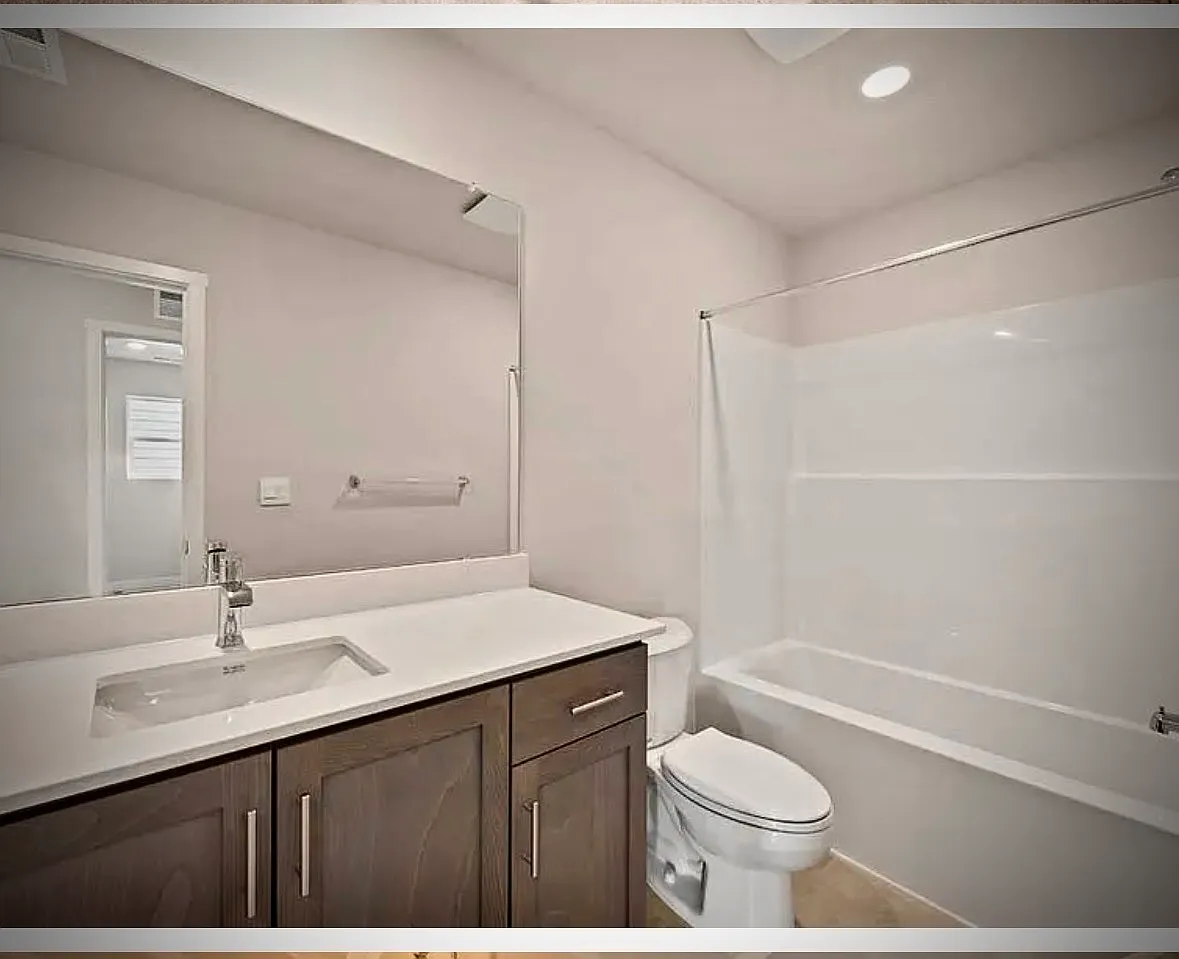 4 bed, 2230 sqft, $1,200 — Photo 3