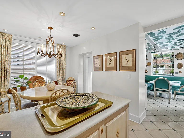 2310 Kalorama Rd NW — Photo 22