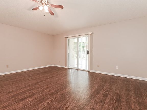 3rd image of 4344 Lake Woodbourne Dr