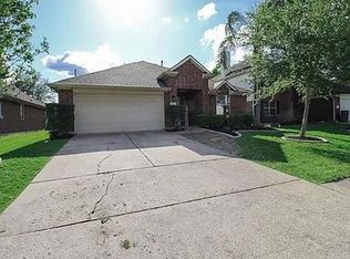 112 Rocky Cove Ln, Dickinson, TX 77539
