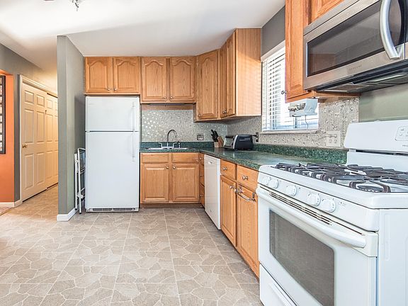 4th image of 5334 Staely Ave