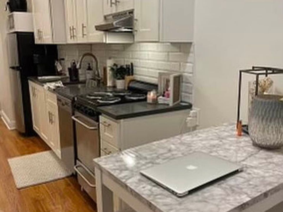 2nd image of 224 E 74th St APT 1B