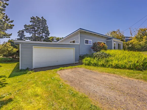 313 NW 16th St, Newport, OR 97365
