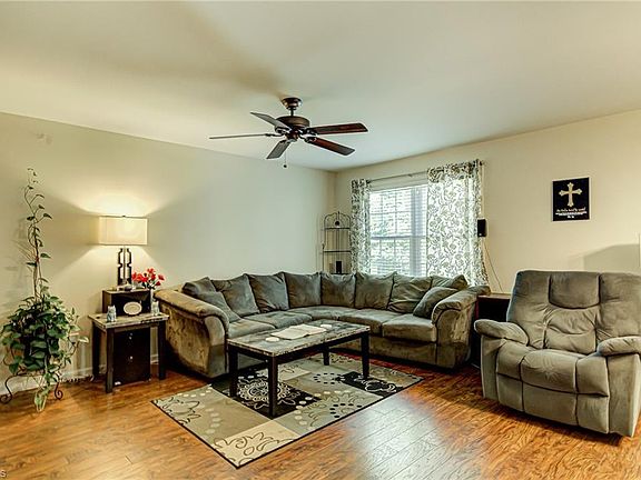 5th image of 5215 Carriage Woods Dr