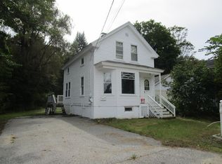 9 Elm St, Norway, ME 04268