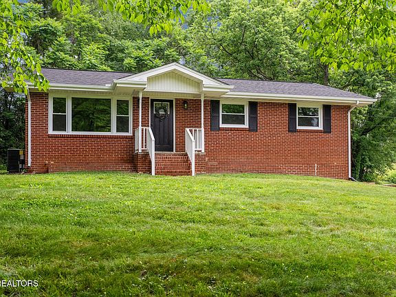 3rd image of 630 Briar Patch Ln