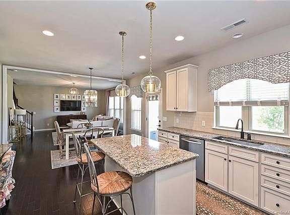 3rd image of 3966 Kestrel Ln